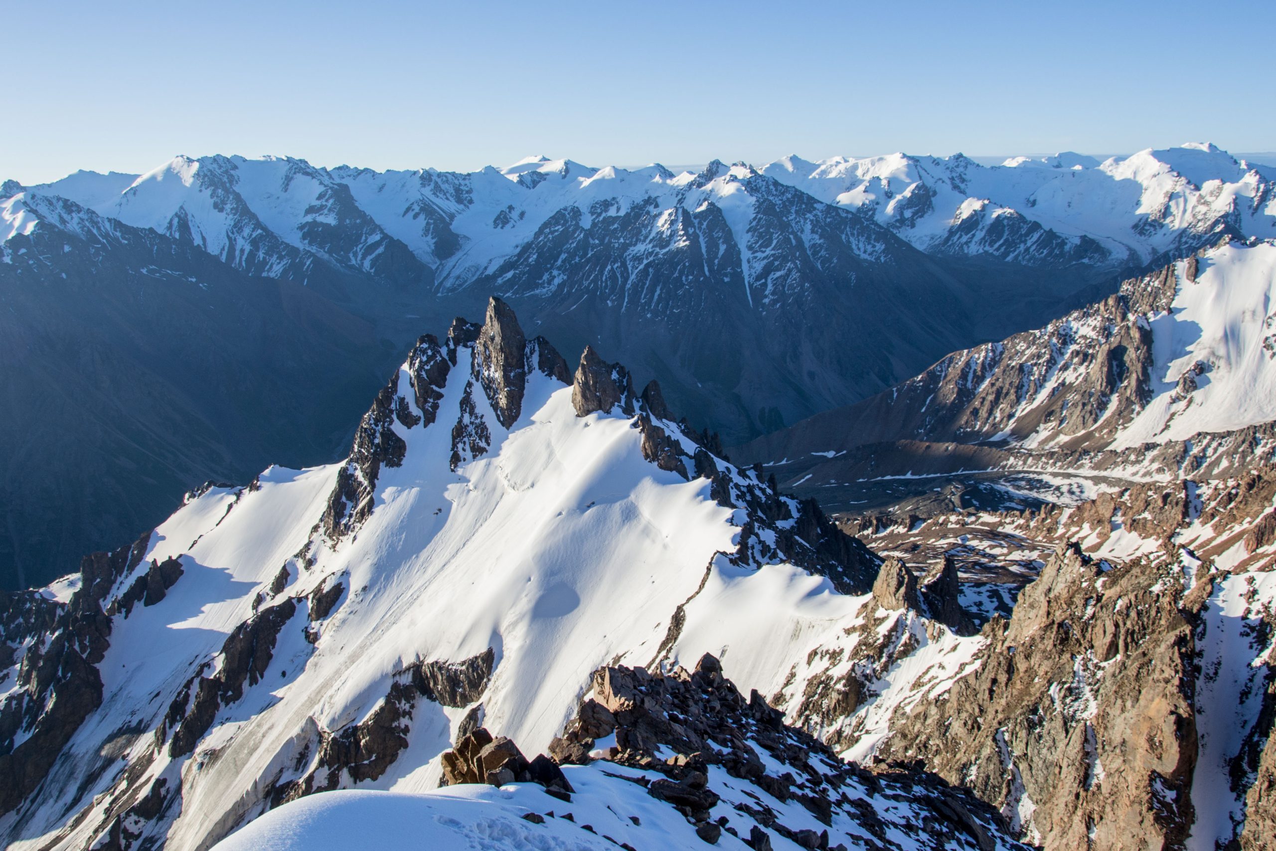 Пик Комсомола, 4 376м