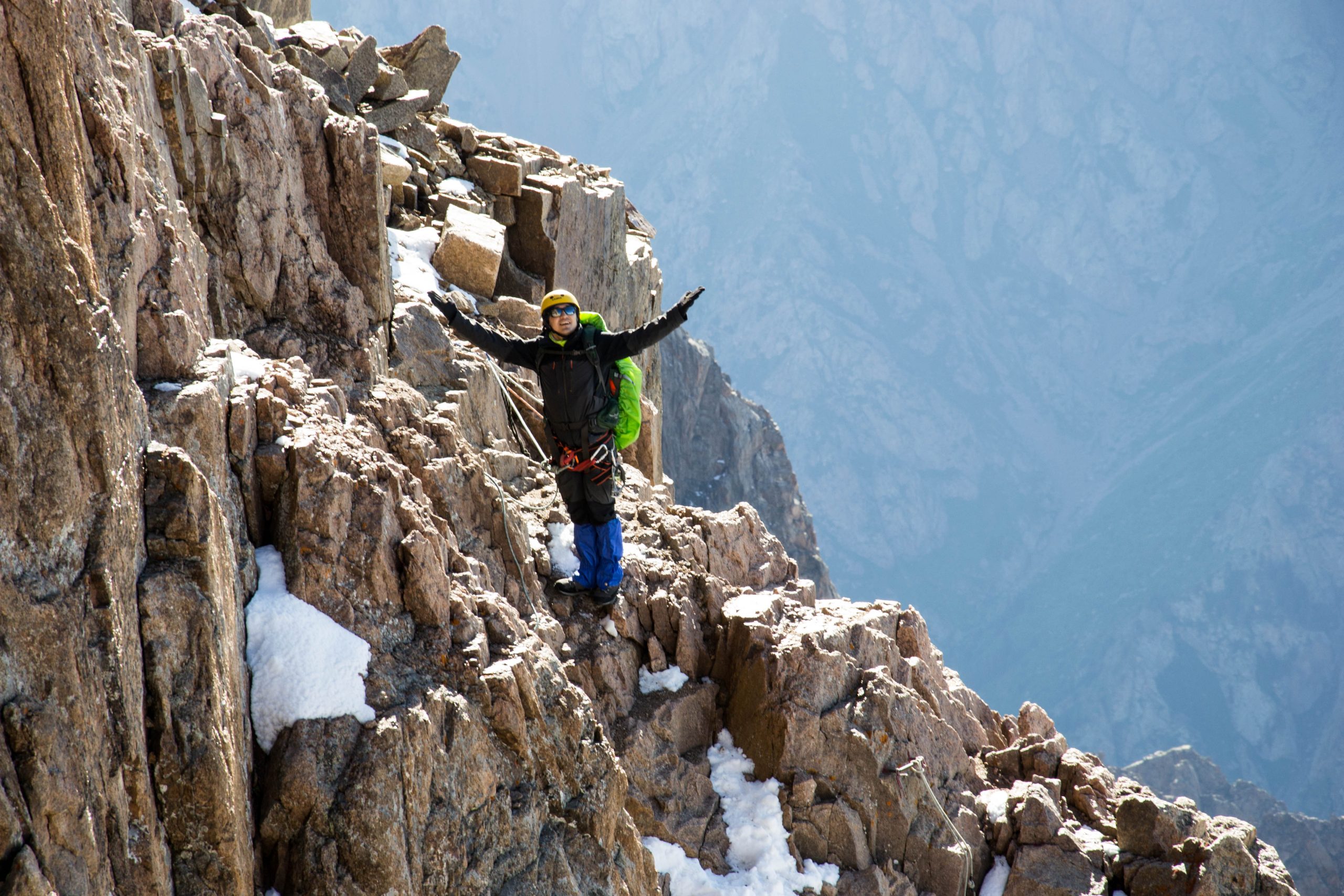 Пик Комсомола, 4 376м