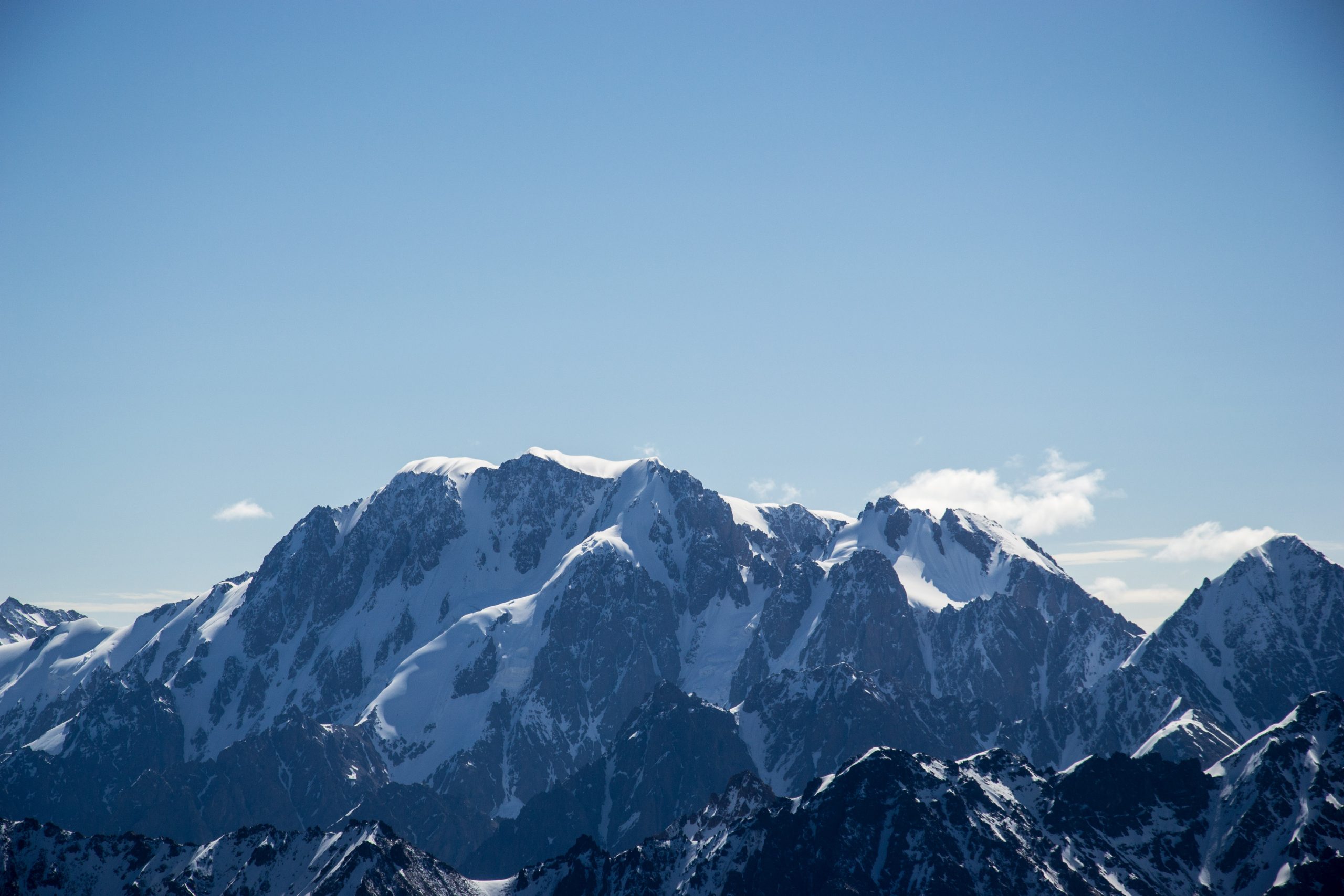 Пик Комсомола, 4 376м