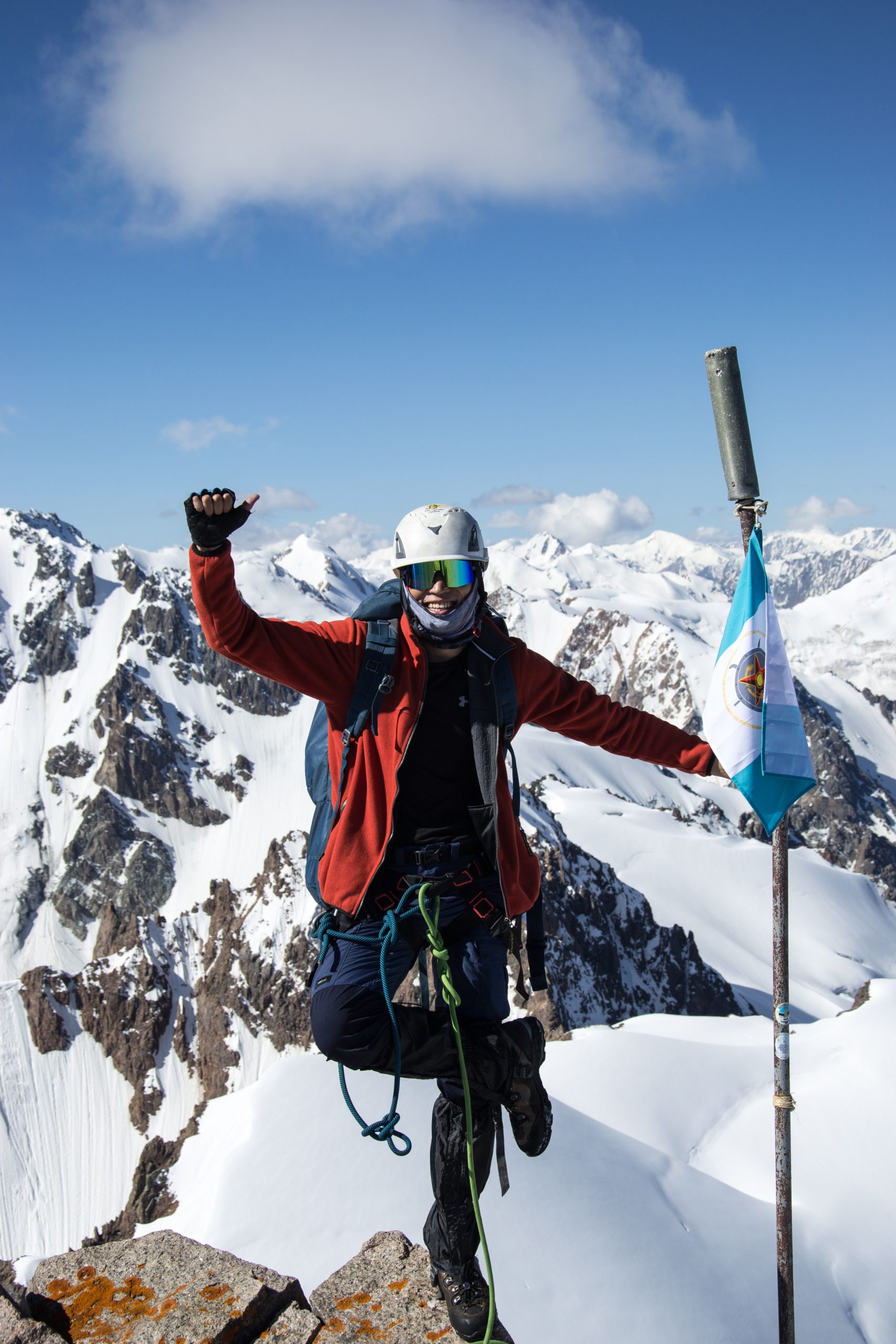 Пик Комсомола, 4 376м